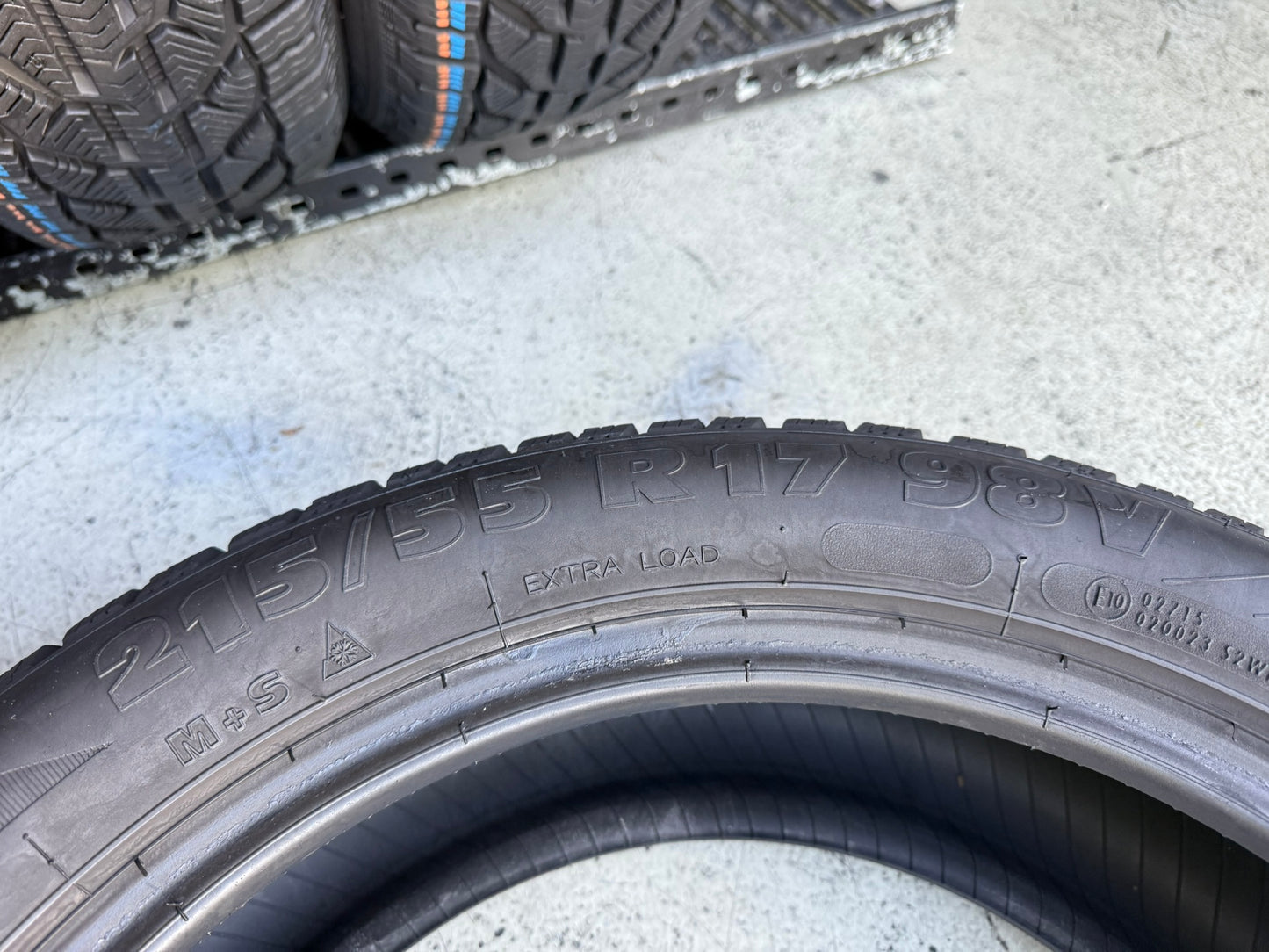 Usato: 4 Gomme 215/55R17 98V XL Taurus Invernali 95% residui