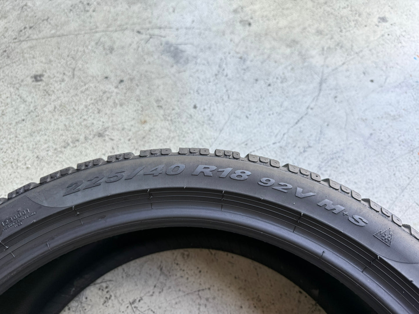 Usato: 1 Gomma 225/40R18 92V XL Pirelli Invernale 90% residui