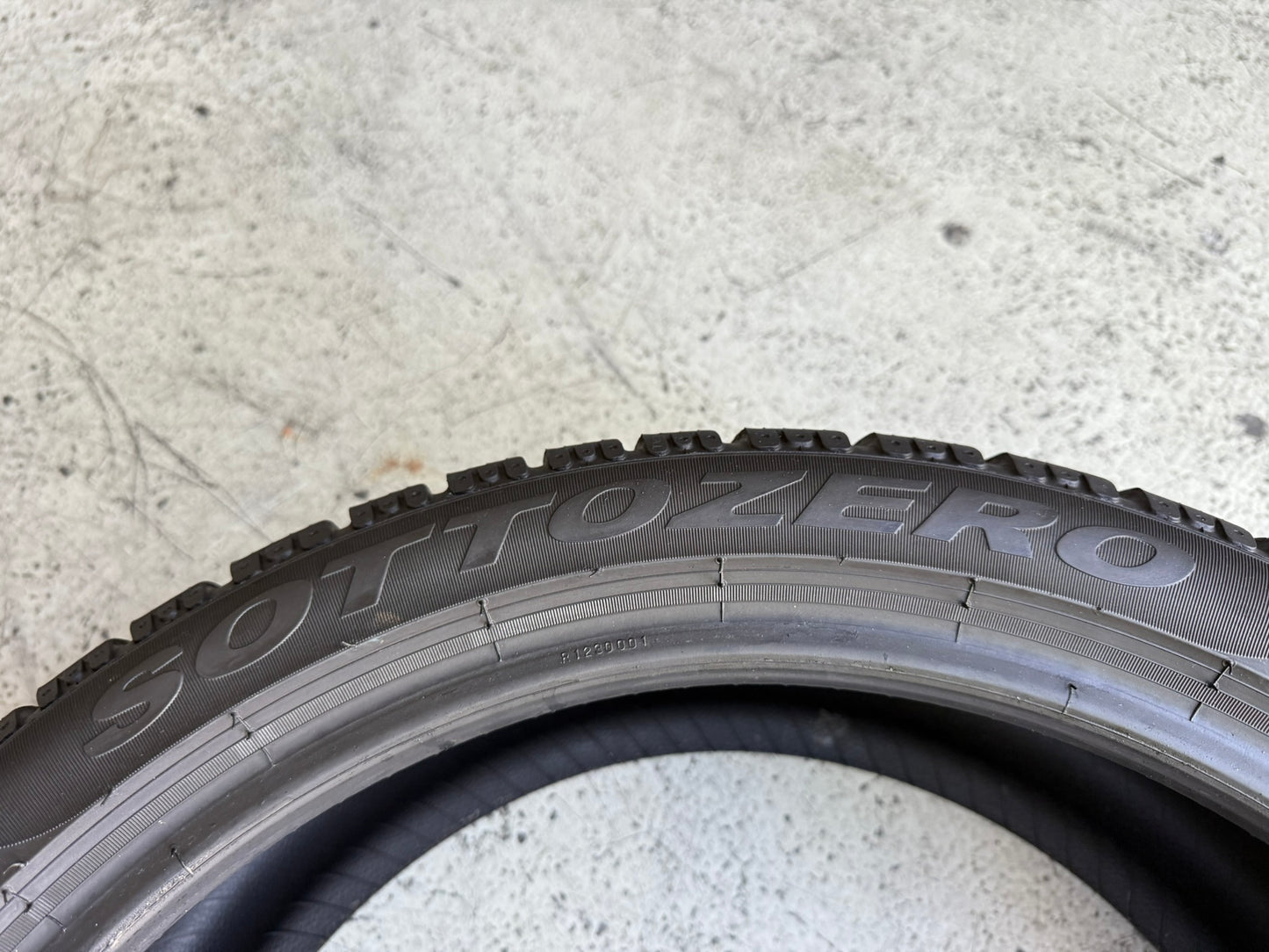 Usato: 1 Gomma 225/40R18 92V XL Pirelli Invernale 90% residui