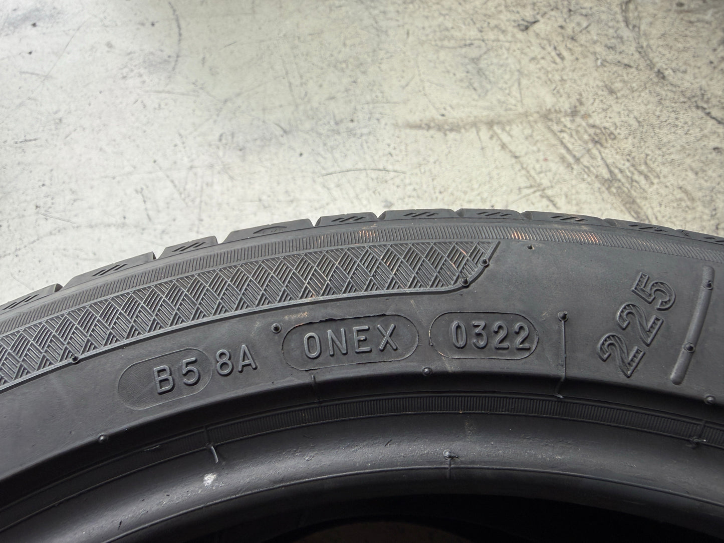 Usato: 2 Pneumatici Kleber Dynaxer UHP 225/45R17 94Y XL Estive 85% Residui