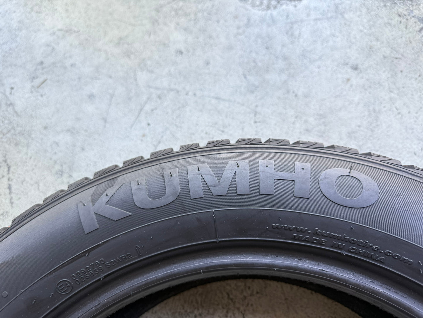 Usato: 4 Gomme 215/60R17 96H Kumho Invernali 90% residui