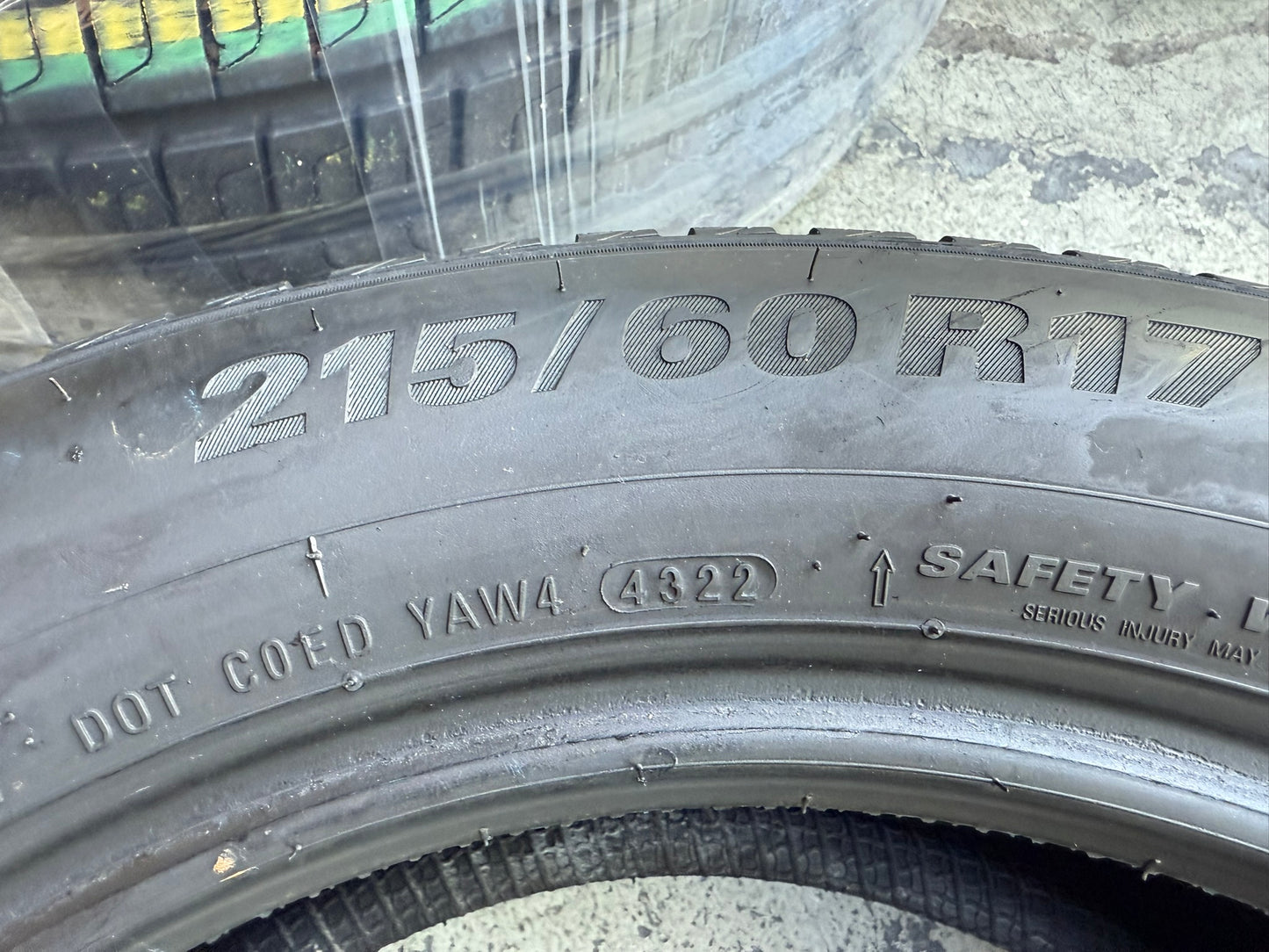 Usato: 4 Gomme 215/60R17 96H Kumho Invernali 90% residui