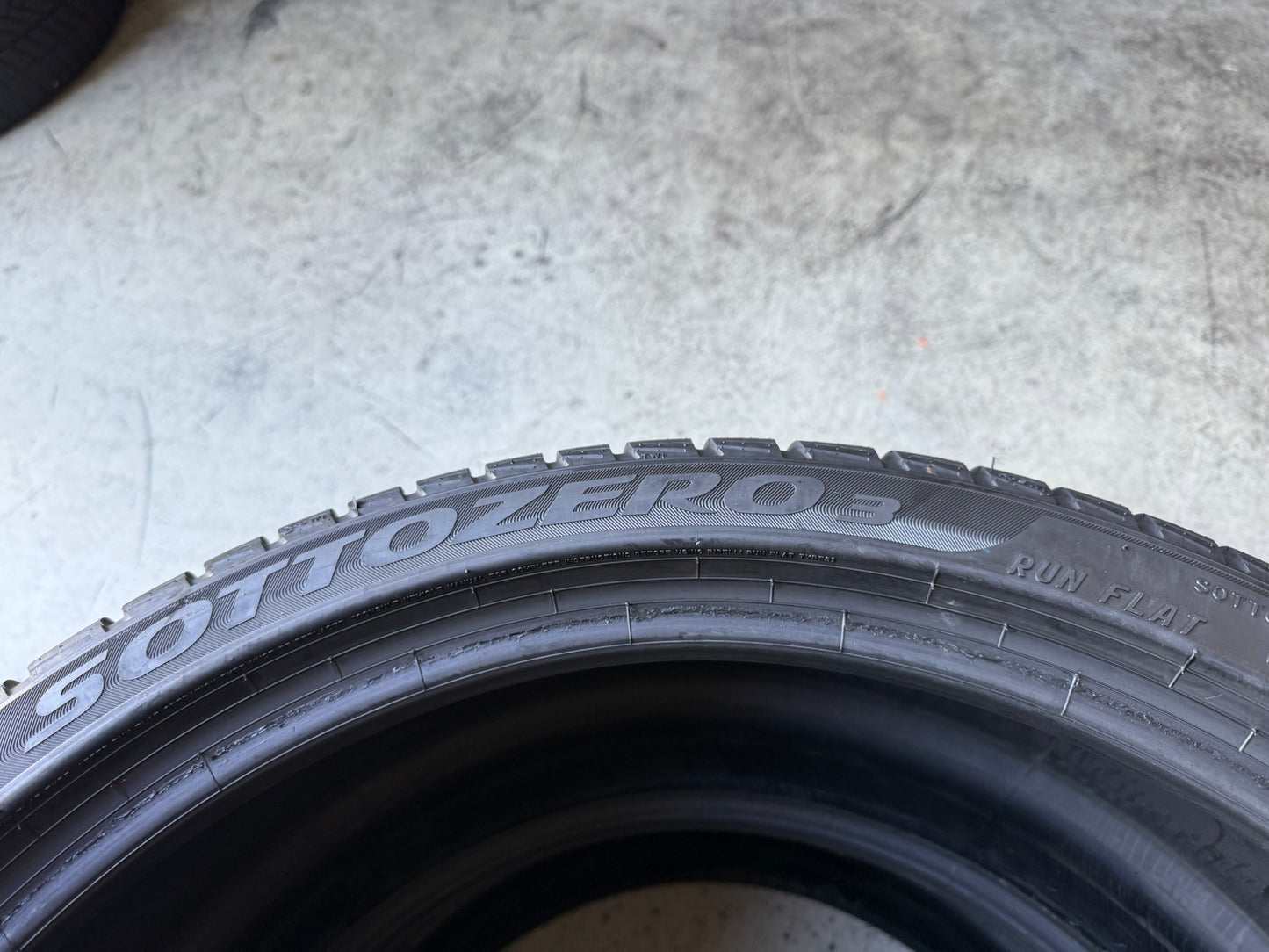 Usato: 2 Gomme 275/35R21 103V XL Runflat Pirelli Invernali 80% residui