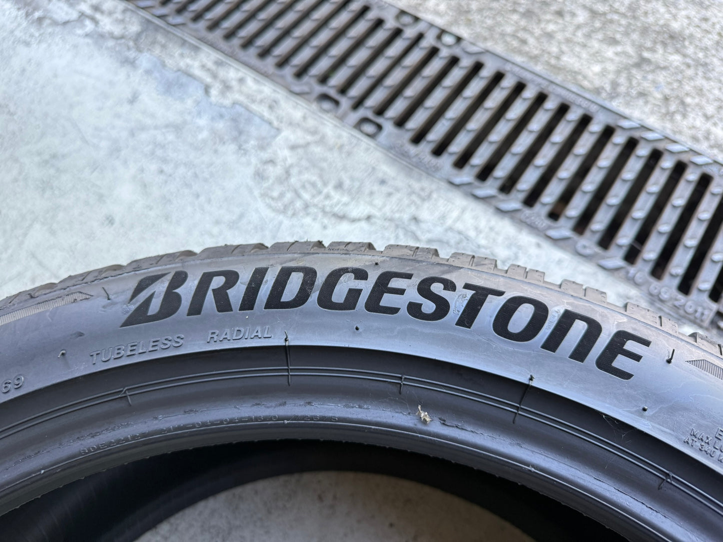 Usato: 4 Gomme 285/40R21 109V XL Bridgestone Invernali 85% residui