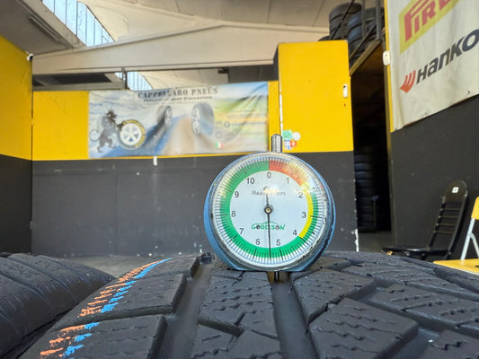 Usato: 4 Gomme 235/55R19 105H XL Continental Invernali 80% residui