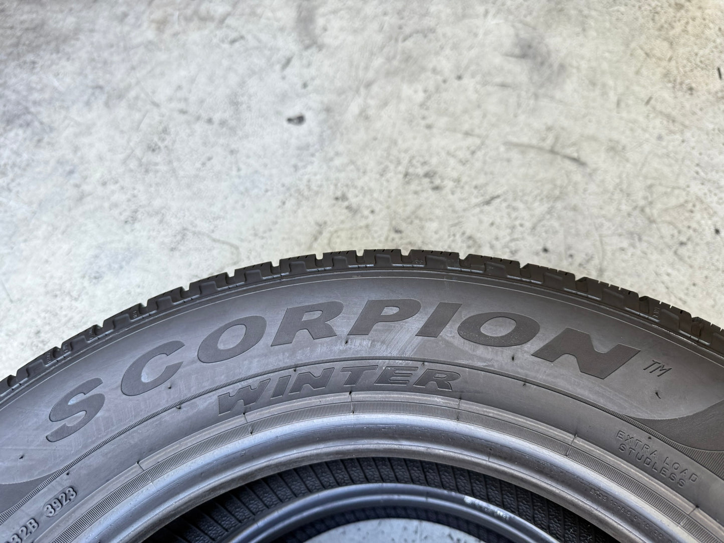 Usato: 2 Gomme 225/60R17 103V XL Pirelli Invernali 85% residui