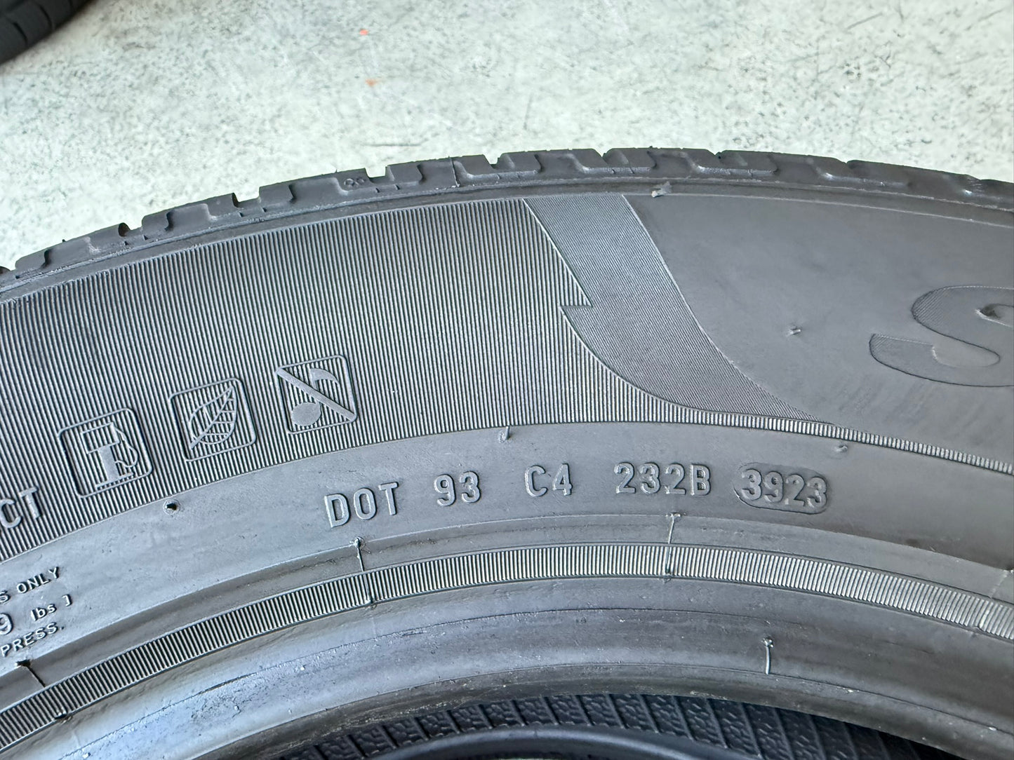 Usato: 2 Gomme 225/60R17 103V XL Pirelli Invernali 85% residui