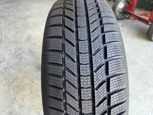 Nuovo: 1 Gomma 215/60R17 96H Continental Invernale