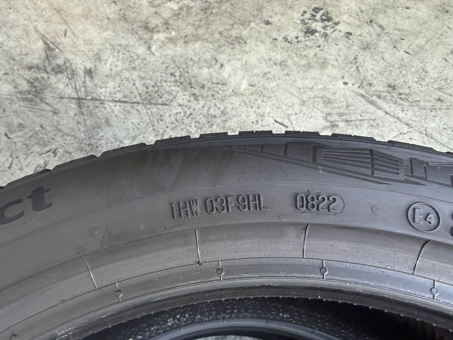 Usato: 2 Pneumatici Continental AllSeasonContact 225/45R18 95Y XL FR 3PMSF EVc 4 Stagioni 80% Residui