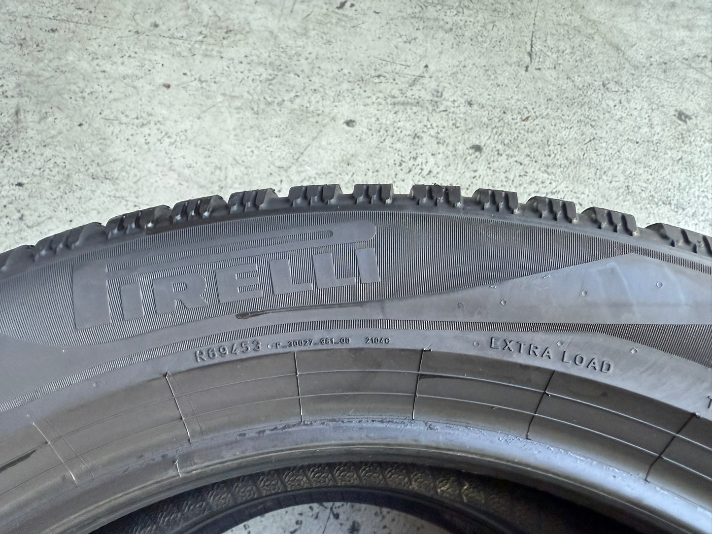Usato: 2 Gomme 225/55R18 102V XL Pirelli Invernali 90% residui