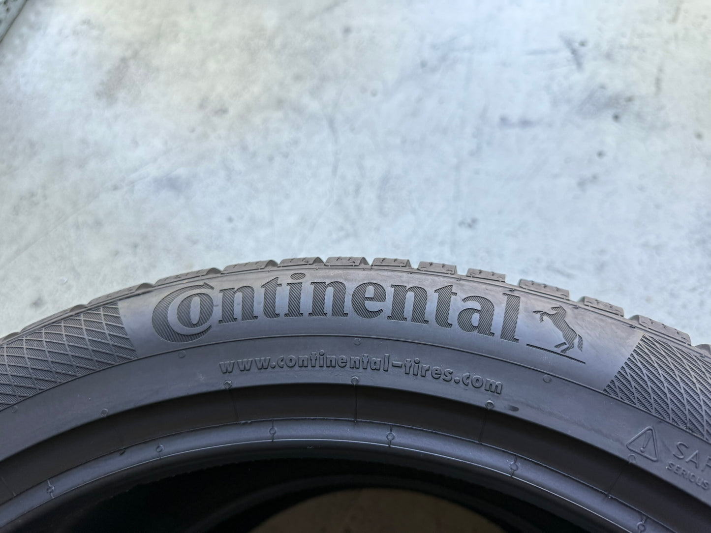 Usato: 2 Gomme 245/45R20 103V XL Continental Invernali 85% residui