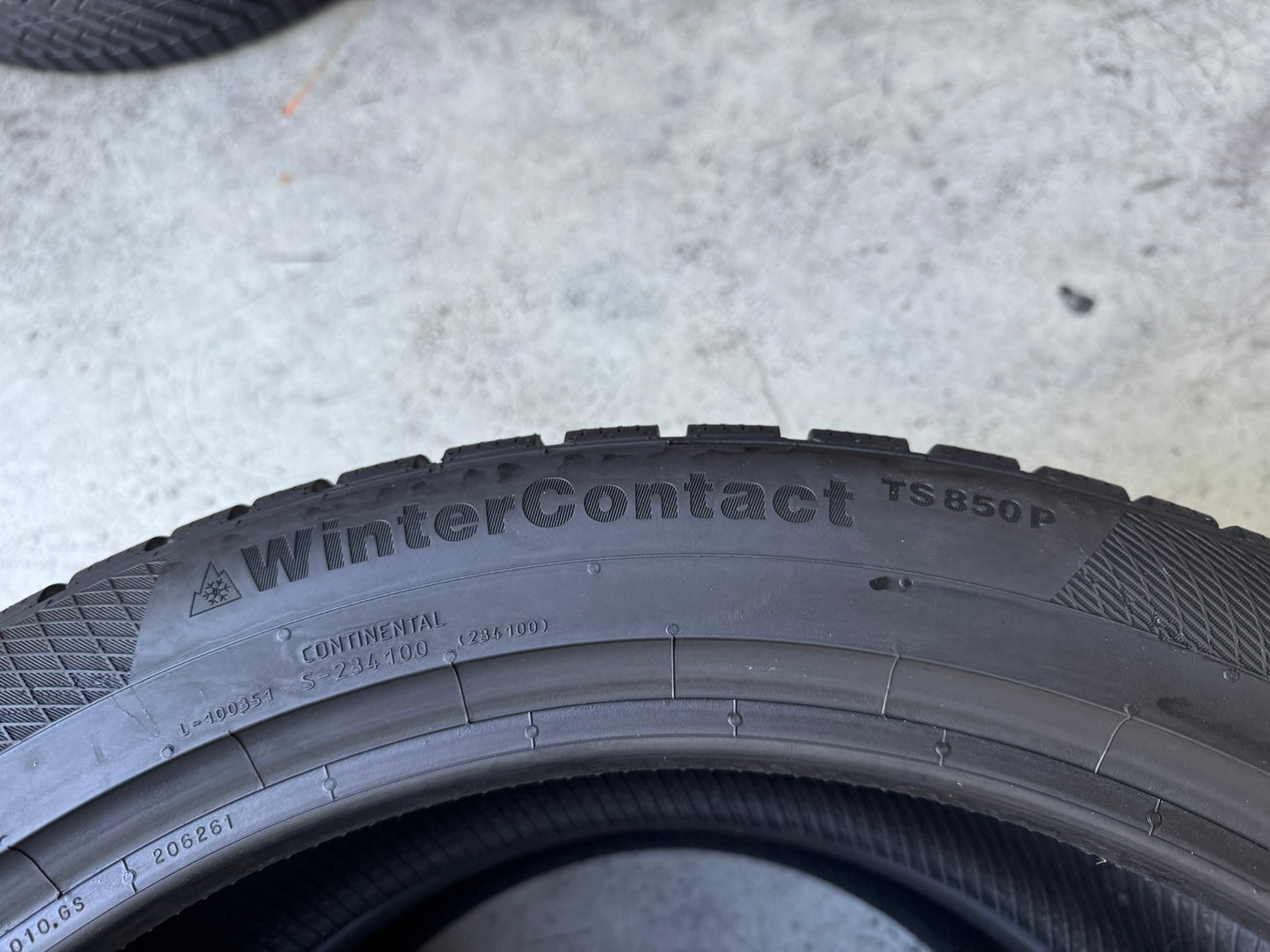 Usato: 2 Gomme 245/45R20 103V XL Continental Invernali 85% residui