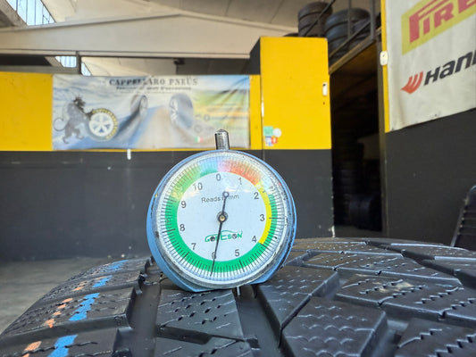 Usato: 2 Gomme 245/45R20 103V XL Continental Invernali 85% residui