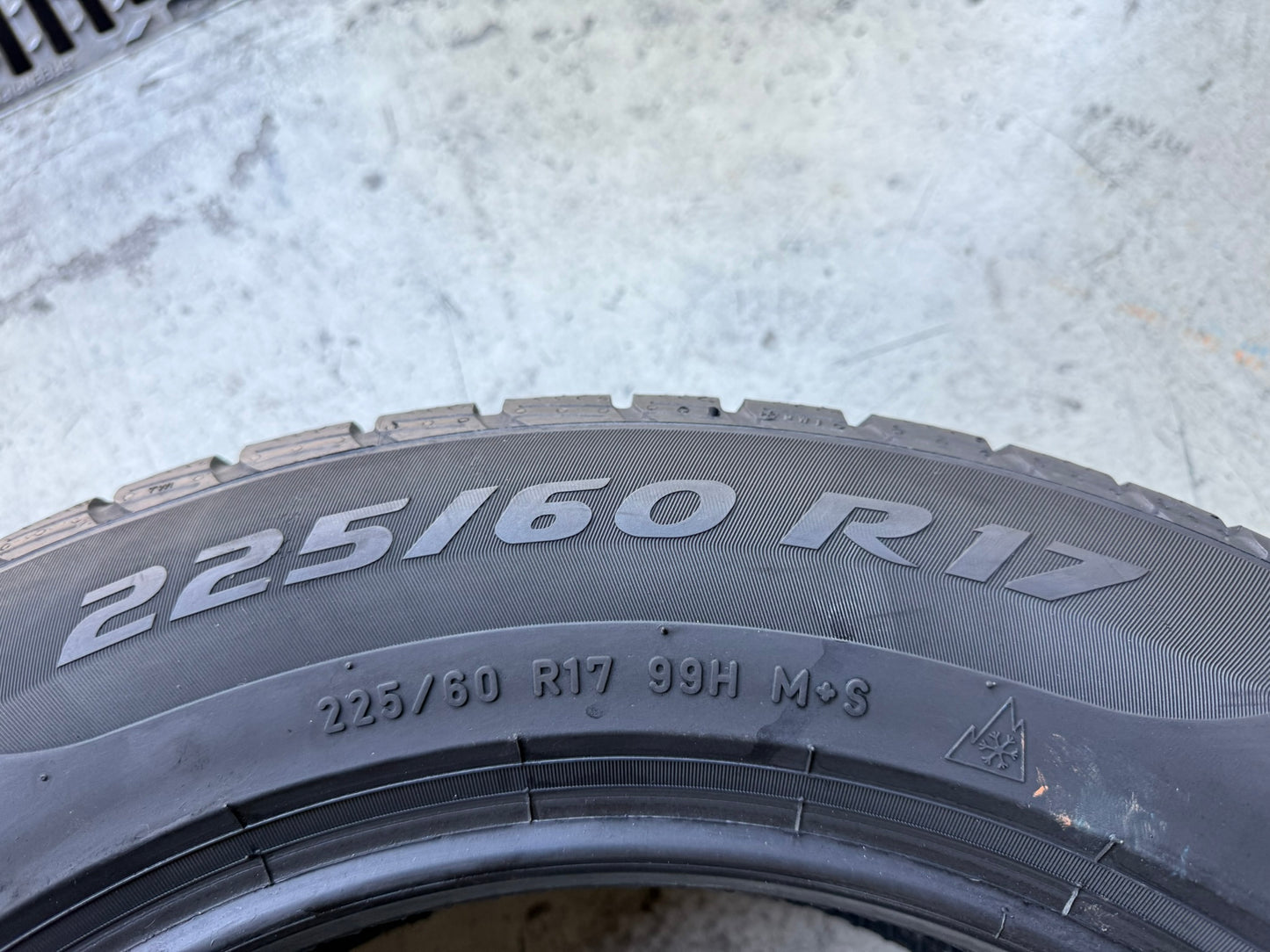 Usato: 4 Gomme 225/60R17 99H Pirelli Invernali 85% residui