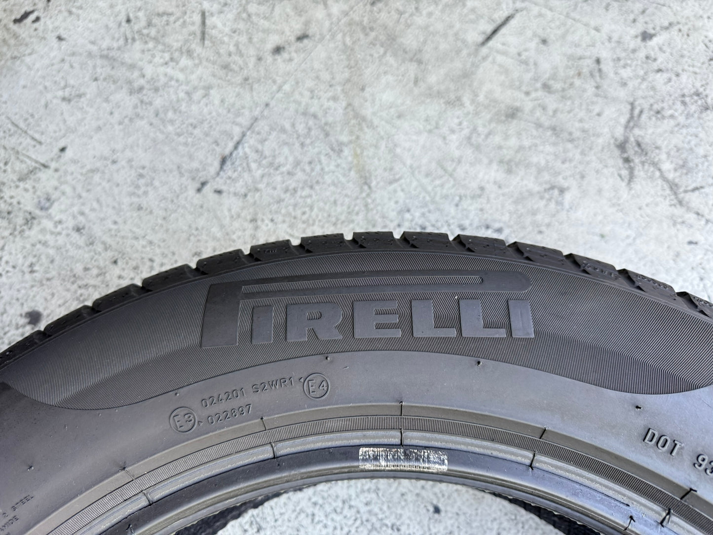 Usato: 4 Gomme 225/60R17 99H Pirelli Invernali 85% residui