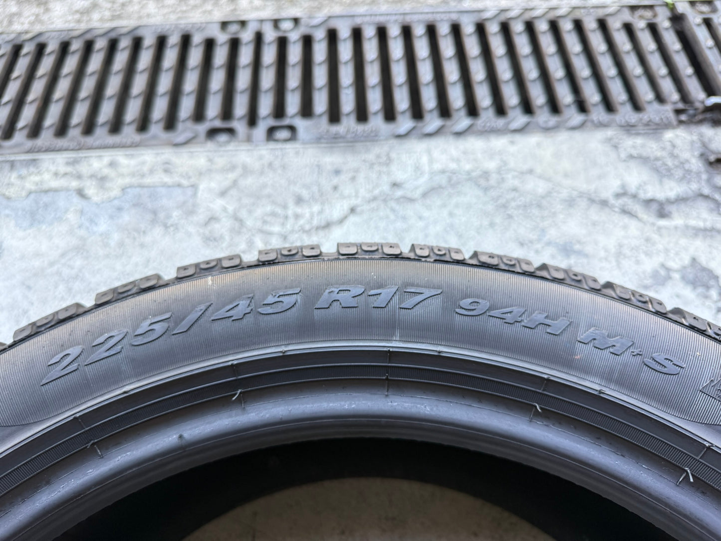 Usato: 4 Gomme 225/45R17 94H XL Pirelli Invernali 80% residui