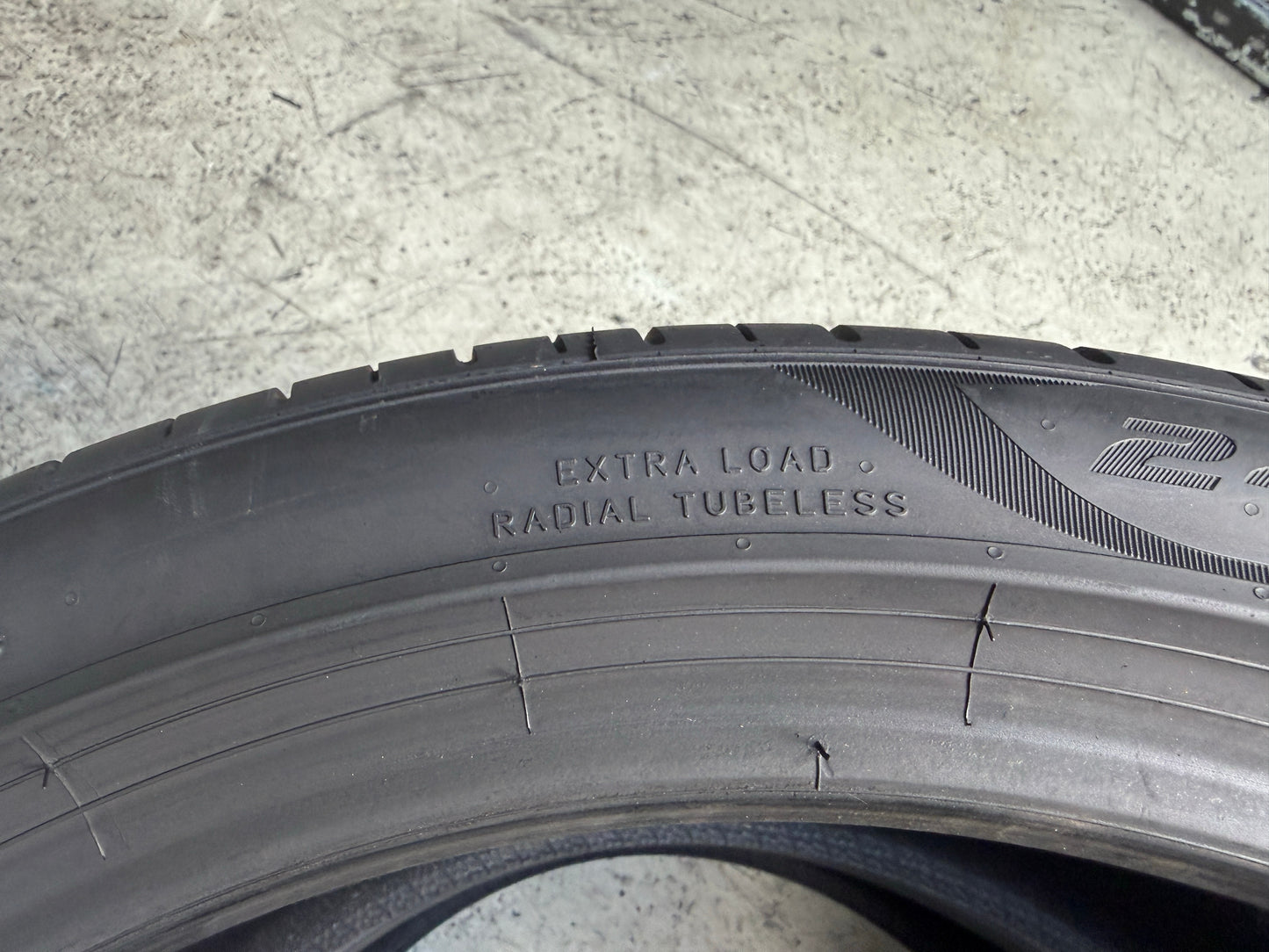 Usato: 2 Pneumatici Pirelli P Zero (PZ4) 245/40R18 97Y XL Estive 80% Residui