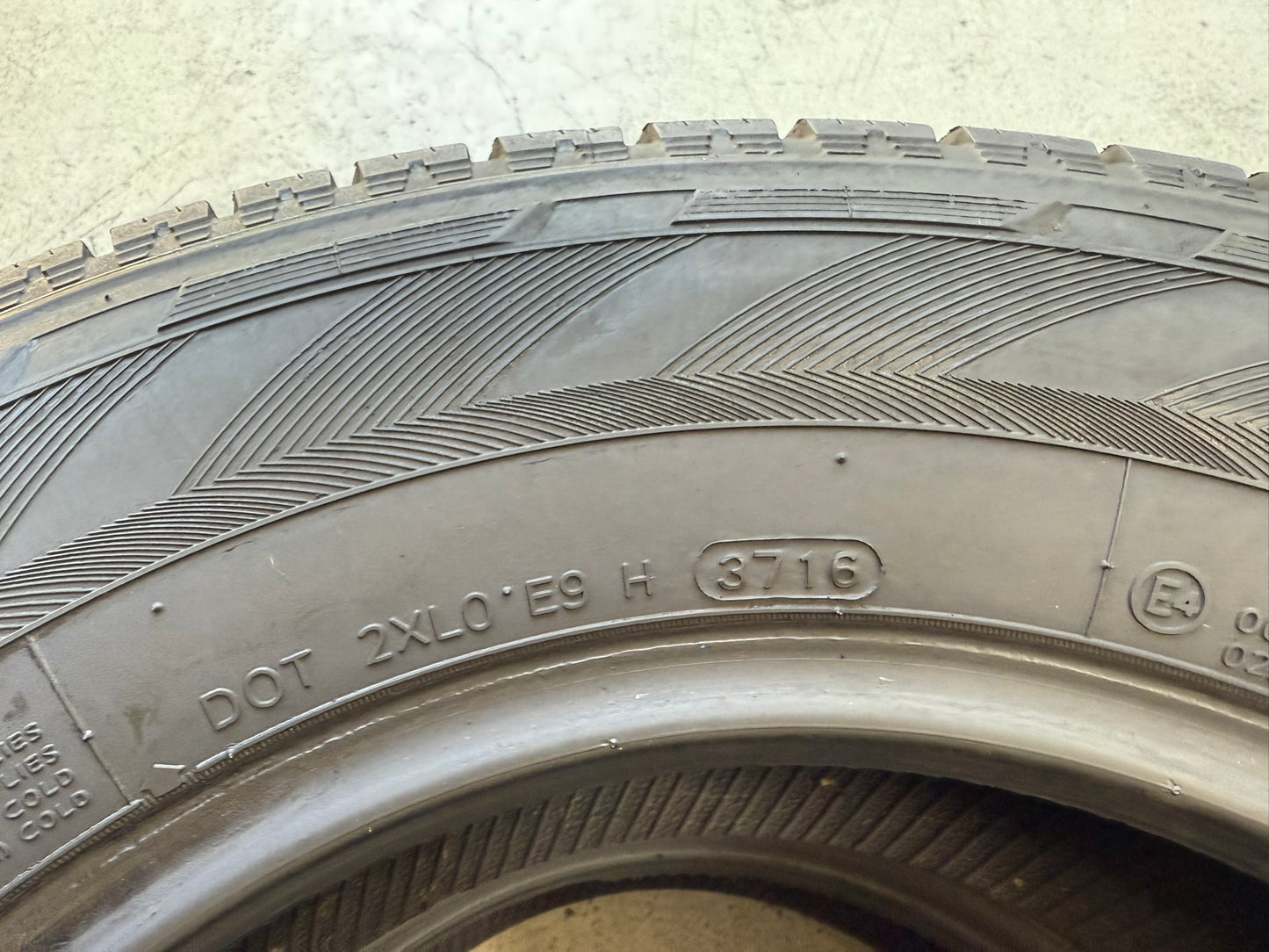 Usato: 2 Gomme 215/70R15C 109/107R Hankook Invernali 95% residui