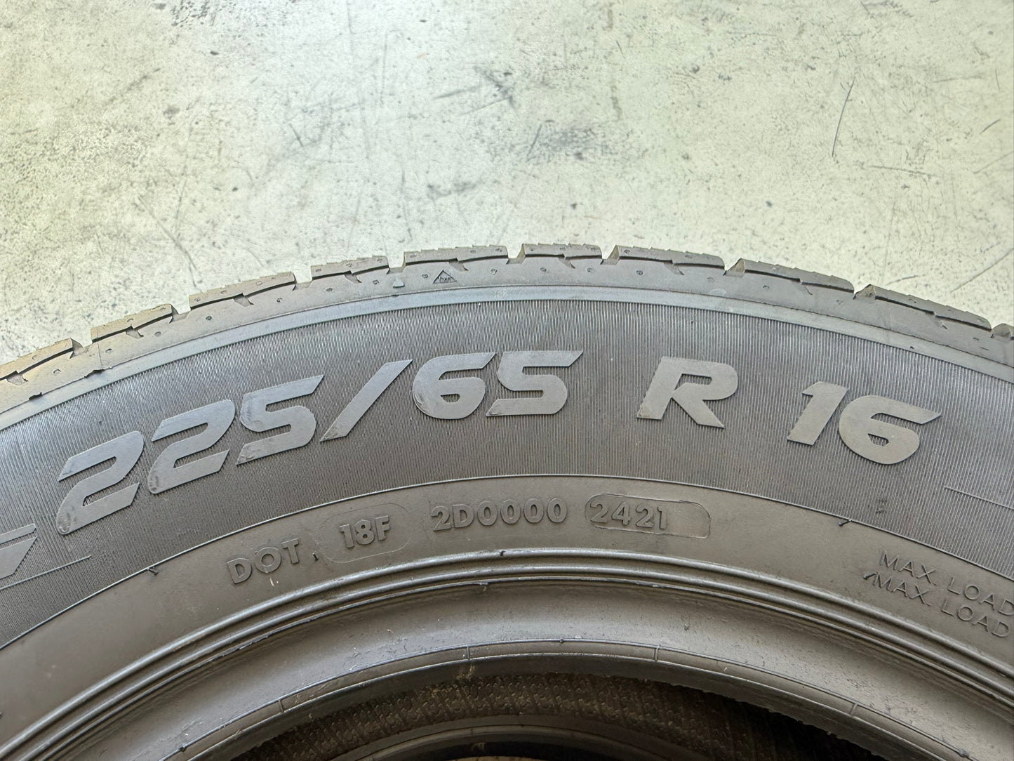 Usato: 2 Gomme 225/65R16C 112/110R Vredestein Invernali 80% residui