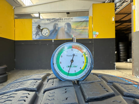 Usato: 2 Gomme 225/65R16C 112/110R Vredestein Invernali 80% residui