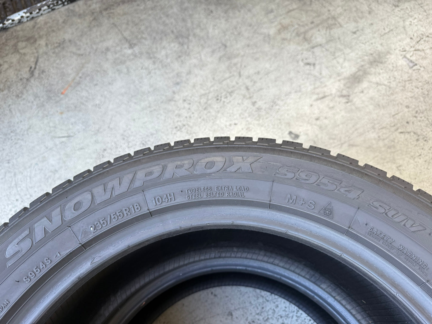 Usato: 2 Gomme 235/55R18 104H XL Toyo Invernali 95% residui