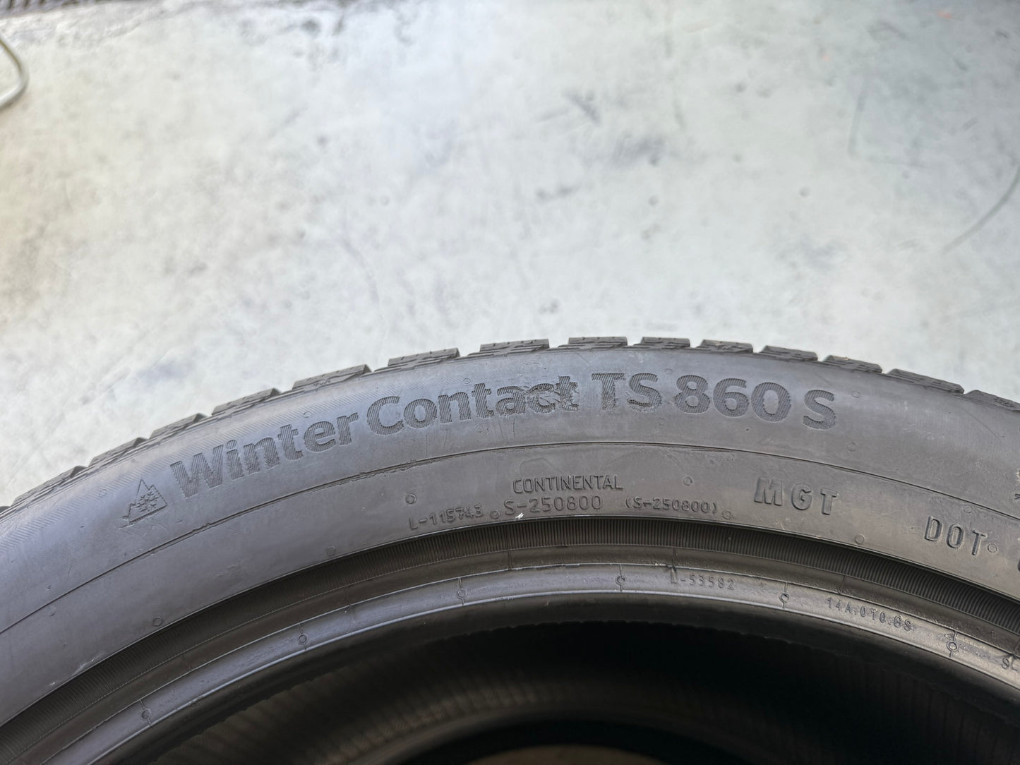 Usato: 2 Gomme 295/40R20 110W XL Continental Invernali 90% residui