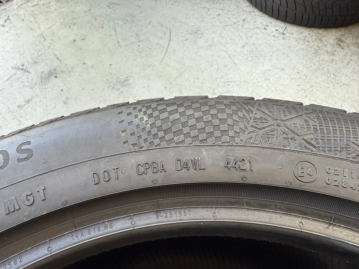 Usato: 2 Gomme 295/40R20 110W XL Continental Invernali 90% residui