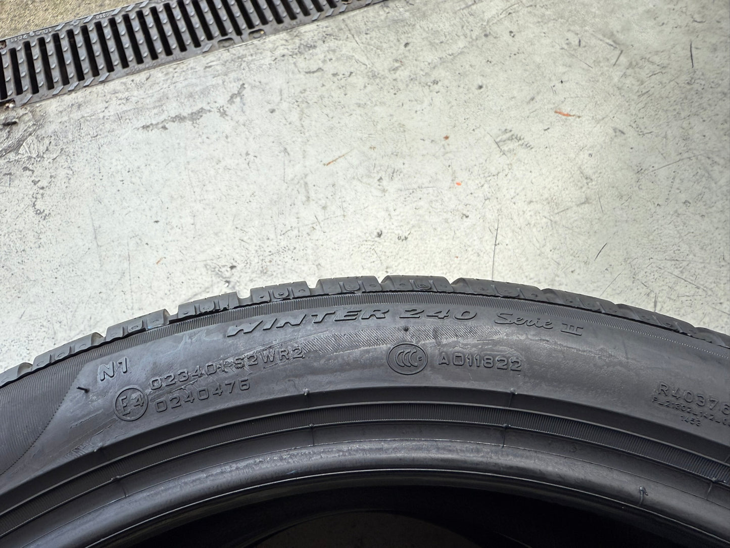 Usato: 2 Gomme 255/40R20 101V XL Pirelli Invernali 80% residui