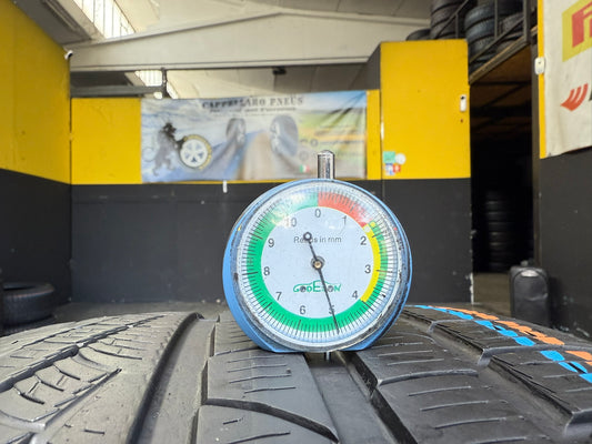 Usato: 2 Gomme 255/40R20 101V XL Pirelli Invernali 80% residui