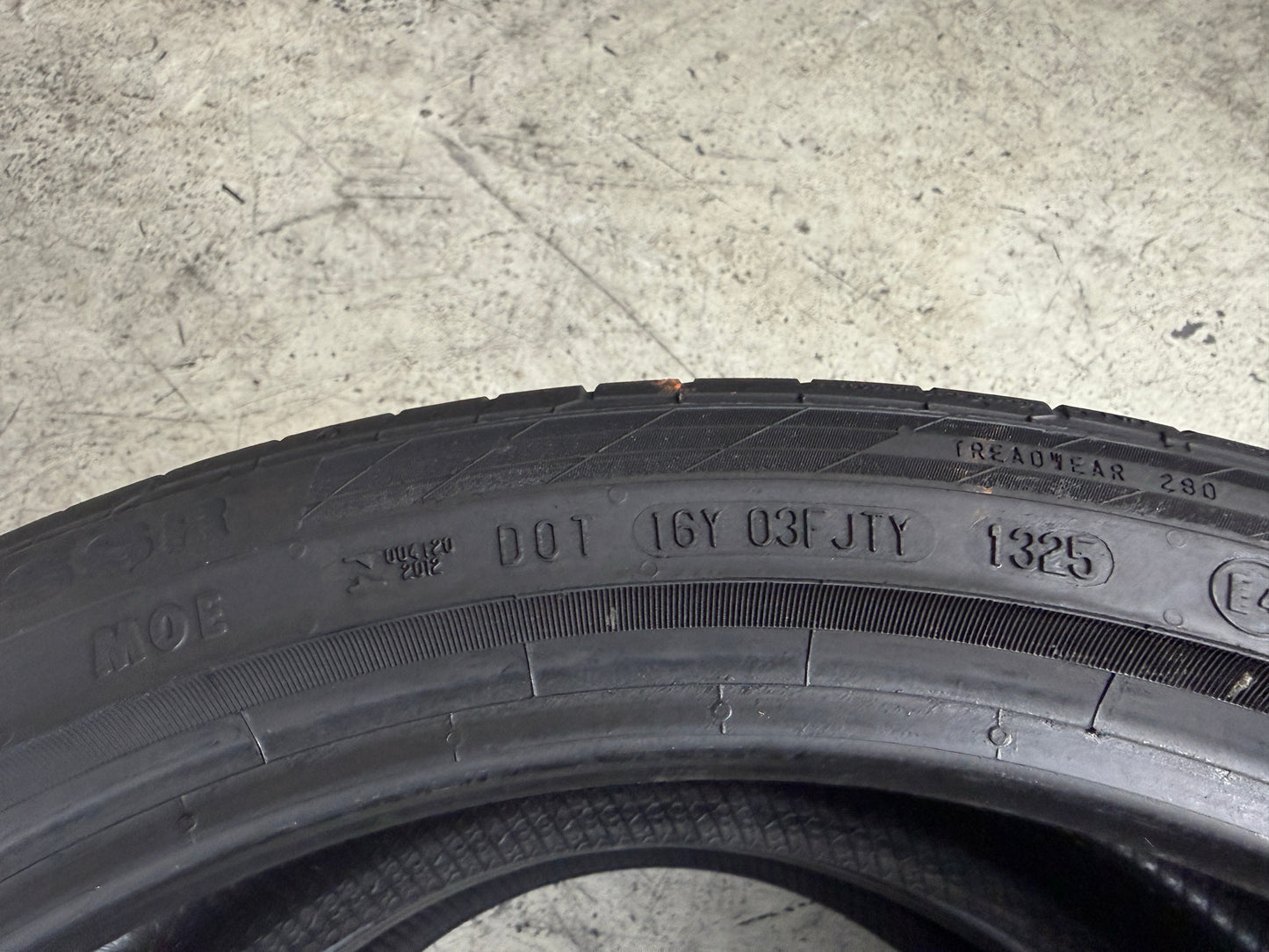 Usato: 2 Pneumatici Continental ContiSportContact 5 SSR MOE 255/35R19 96Y XL Estive 90% Residui