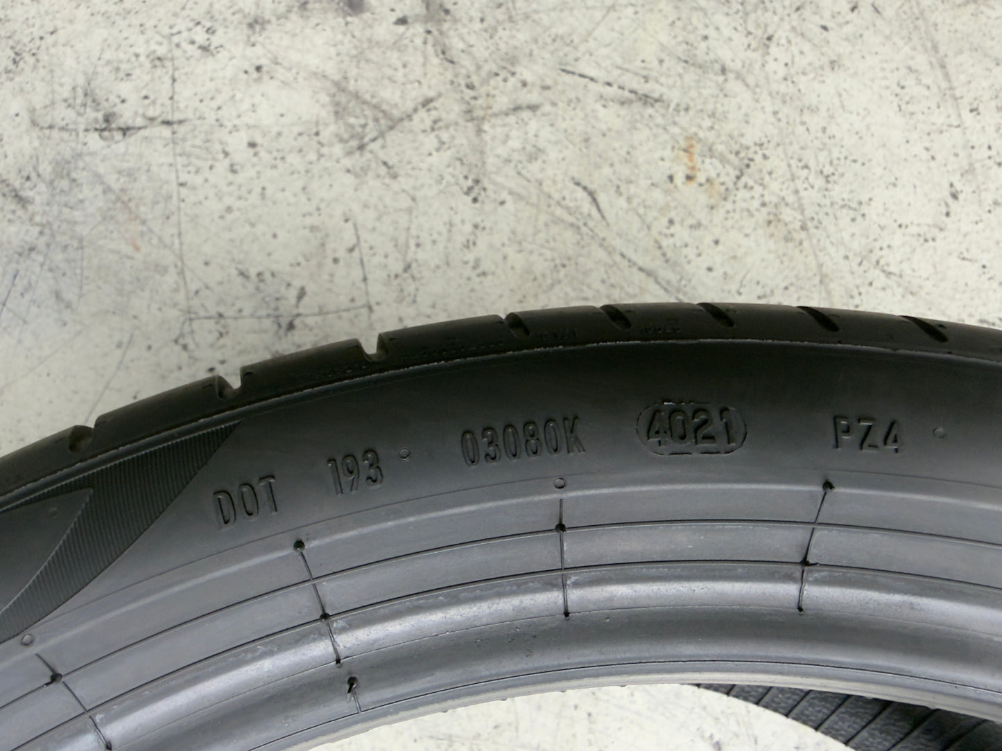 Usato: 4 Pneumatici Pirelli P Zero PZ4 255/35R19 96Y XL Estive 85% Residui