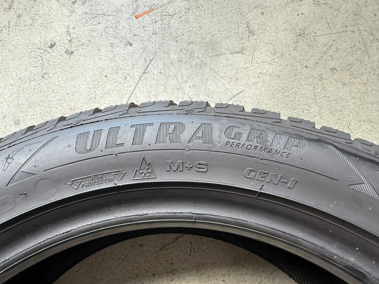 Usato: 4 Gomme 225/50R17 94H Dunlop/Goodyear Invernali 80-90% residui