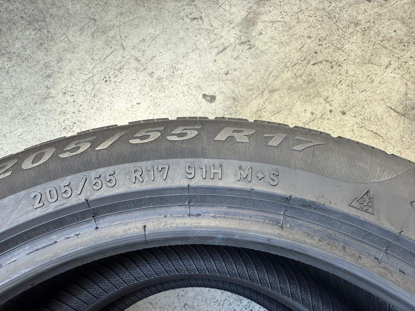 Usato: 2 Gomme 205/55R17 91H Pirelli Invernali 80% residui