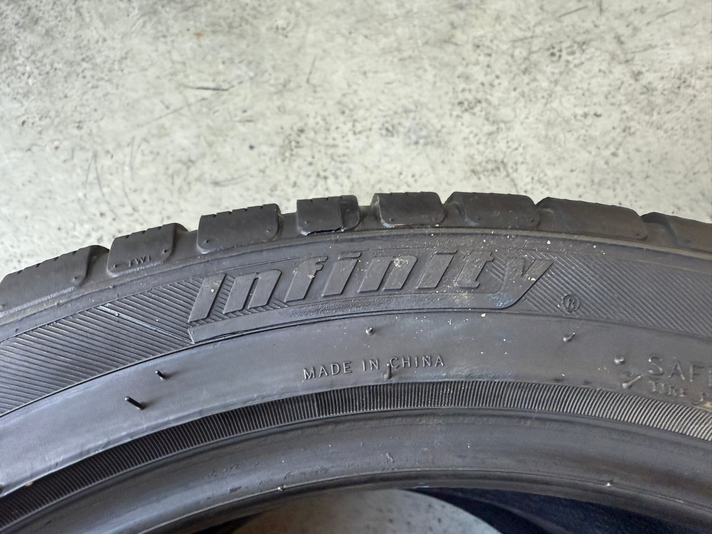 Usato: 2 Gomme 225/45R17 94V XL Infinity Invernali 90% residui