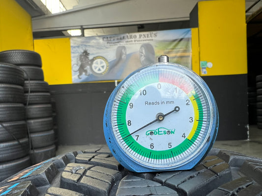 Usato: 2 Gomme 215/60R17 96H Fulda inverno 99% residui