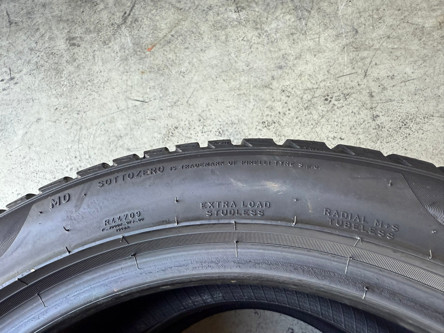 Usato: 2 Gomme 275/40R18 103V XL Pirelli Invernali 90% residui