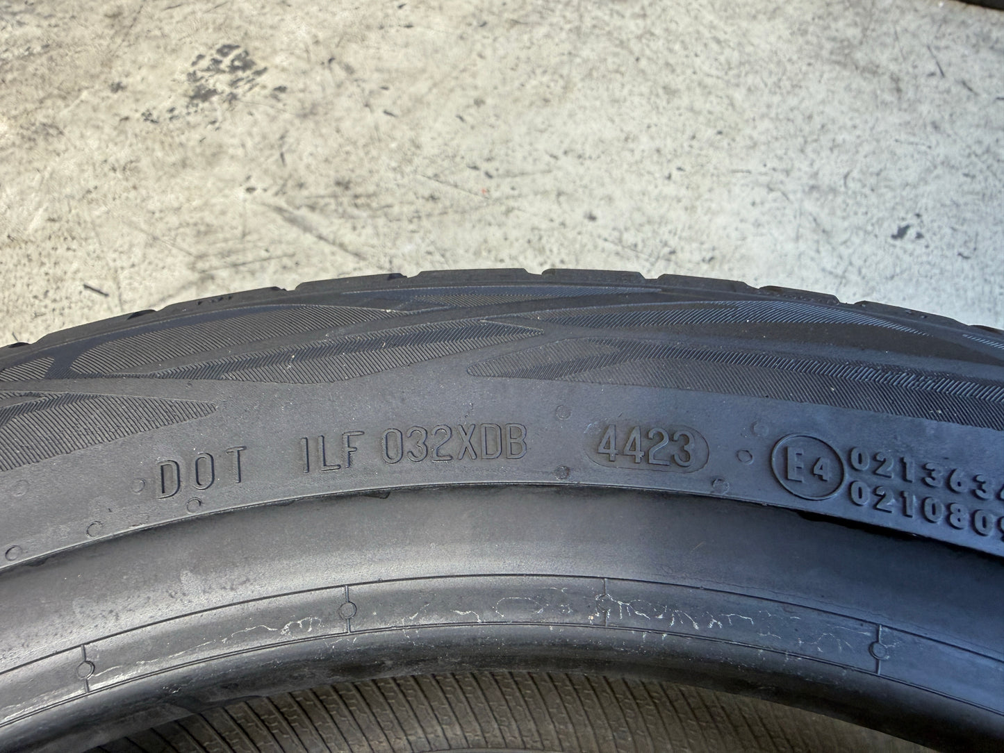 Usato: 2 Pneumatici Continental EcoContact 6 Q 235/45R19 99V XL Estivi 85% residui