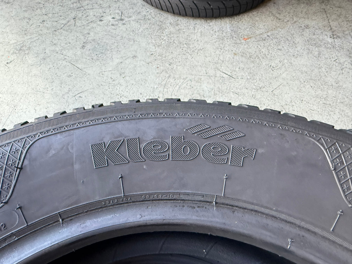 Usato: 2 Gomme 205/60R16 96H Kleber Invernale 85% residui