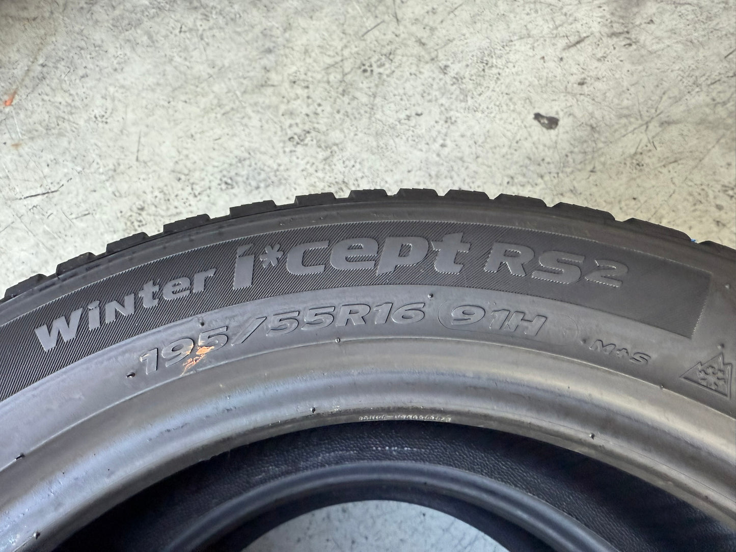 Usato: 2 Gomme 195/55R16 91H XL Hankook Invernale 90% residui