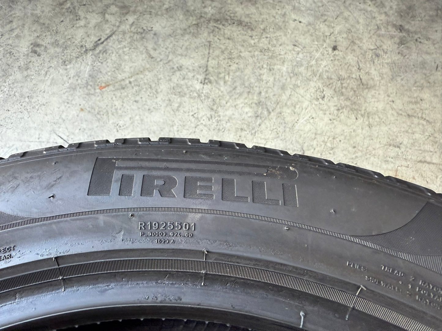 Usato: 2 Gomme 275/45R21 110V Pirelli Invernale 85% residui