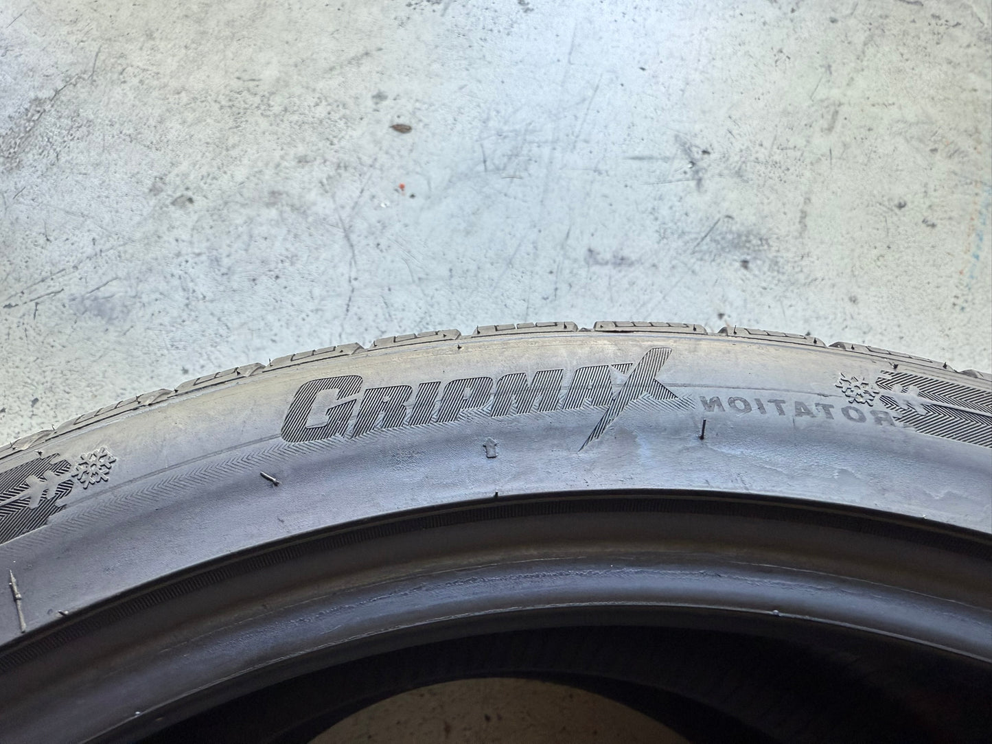 Usato: 2 Gomme 275/35R22 104V XL Gripmax Invernale 98% residui