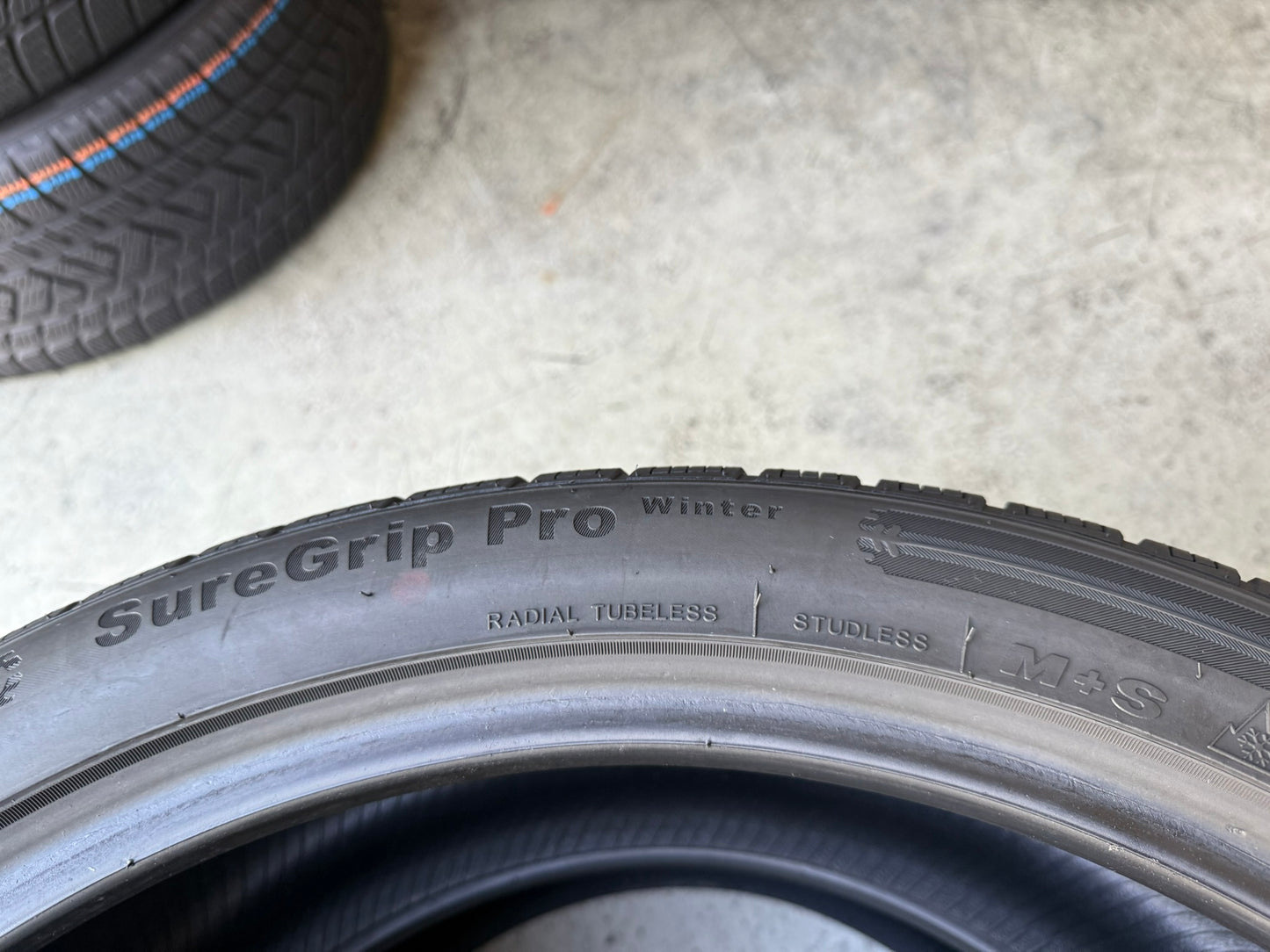 Usato: 2 Gomme 275/35R22 104V XL Gripmax Invernale 98% residui