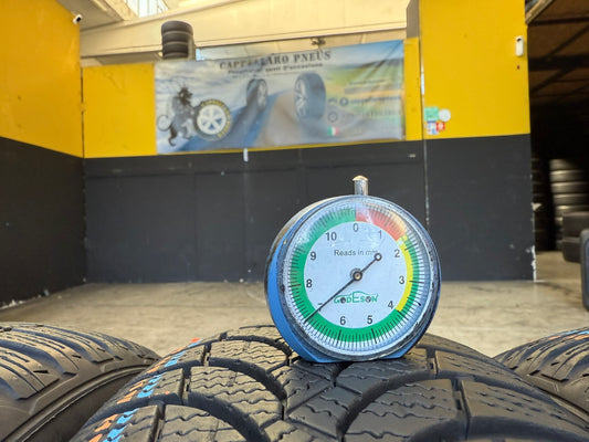 Usato: 4 Gomme 175/65R15 84T Nexen Invernale 95% residui