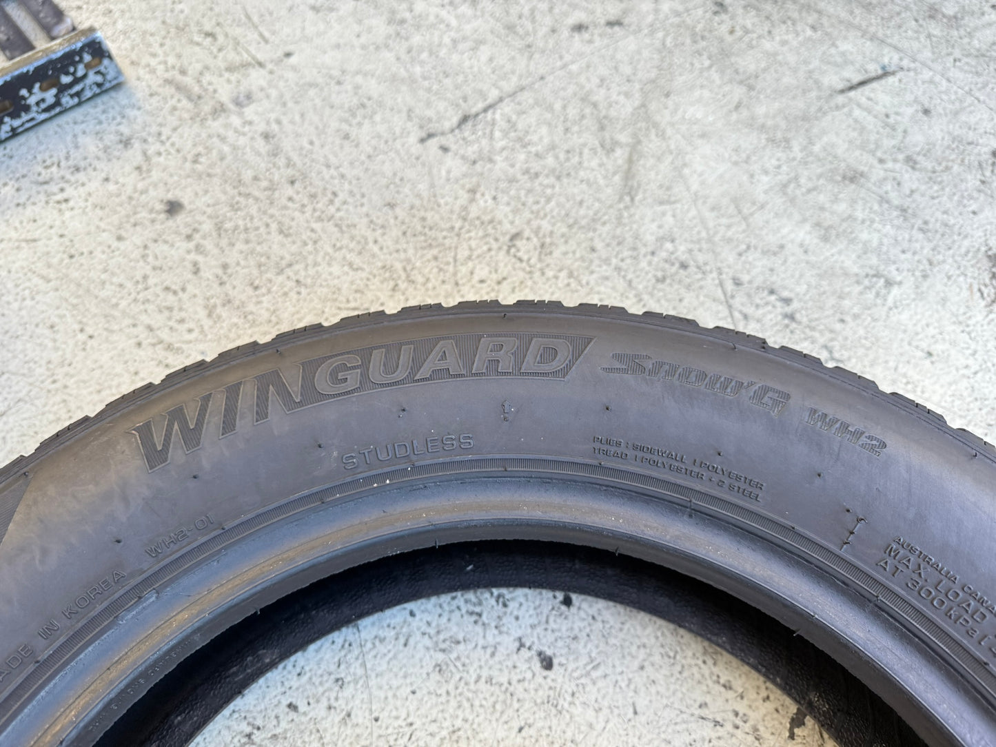 Usato: 4 Gomme 175/65R15 84T Nexen Invernale 95% residui