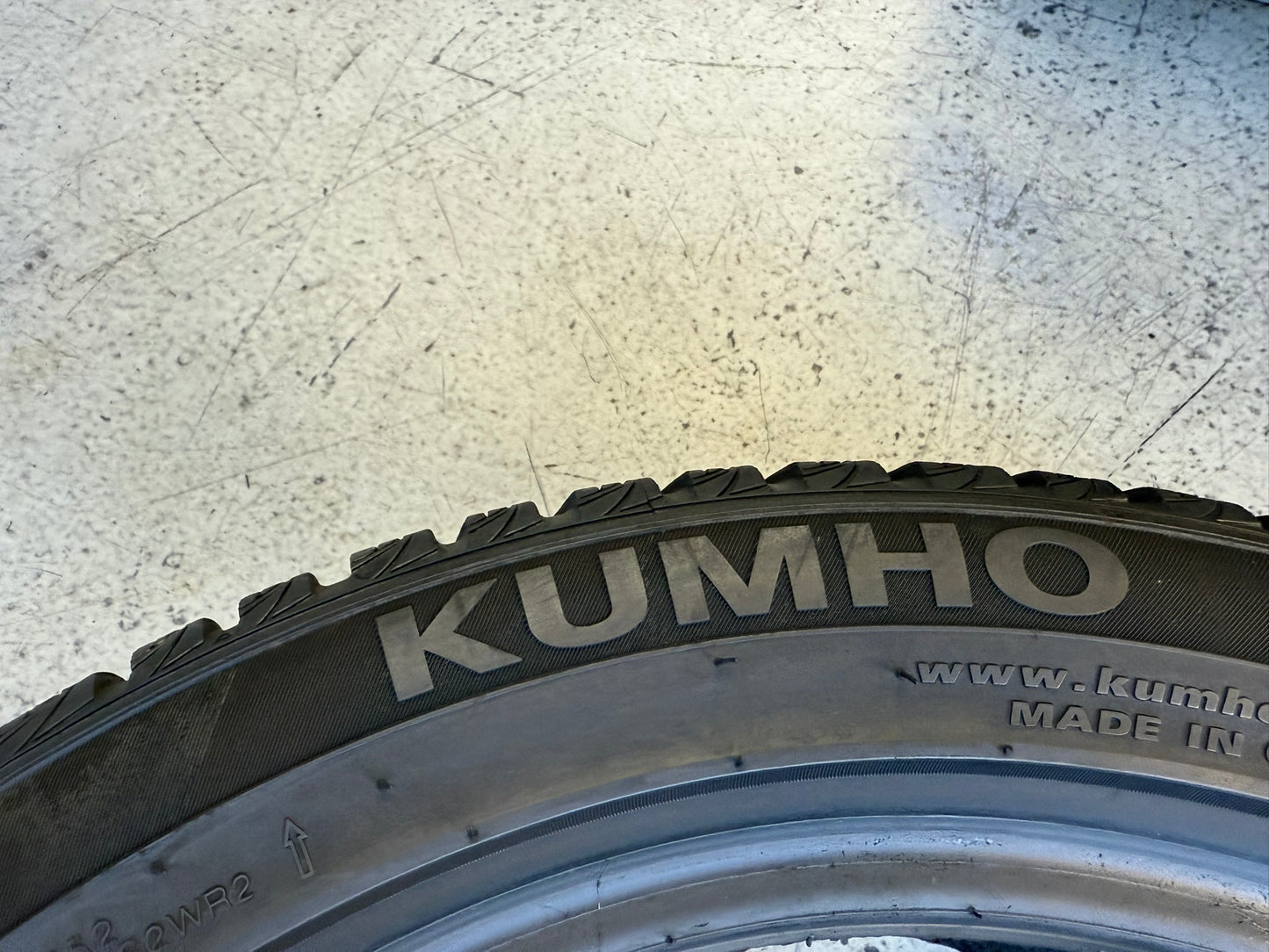 Usato: 4 Gomme 195/50R16 88H XL Kumho Invernale 85% residui