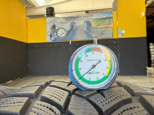 Usato: 2 Gomme 215/55R17 98V XL Goodyear invernali 90% residui