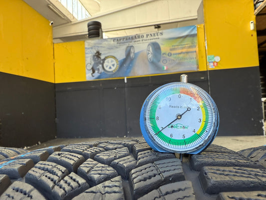 Usato: 4 Gomme 225/40R19 93W XL + 255/35R19 96V XL Goodyear Invernale 85-95% residui