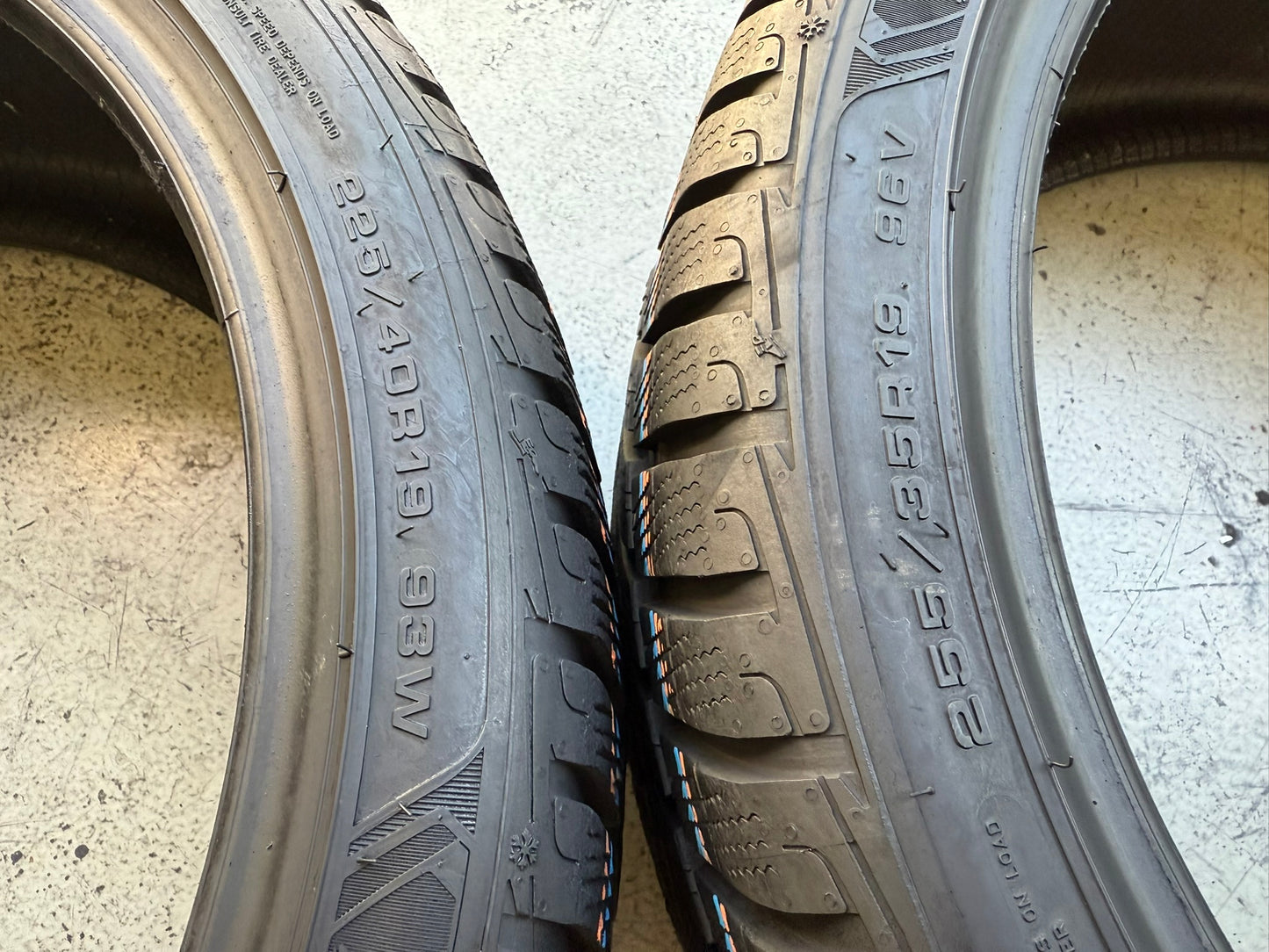 Usato: 4 Gomme 225/40R19 93W XL + 255/35R19 96V XL Goodyear Invernale 85-95% residui