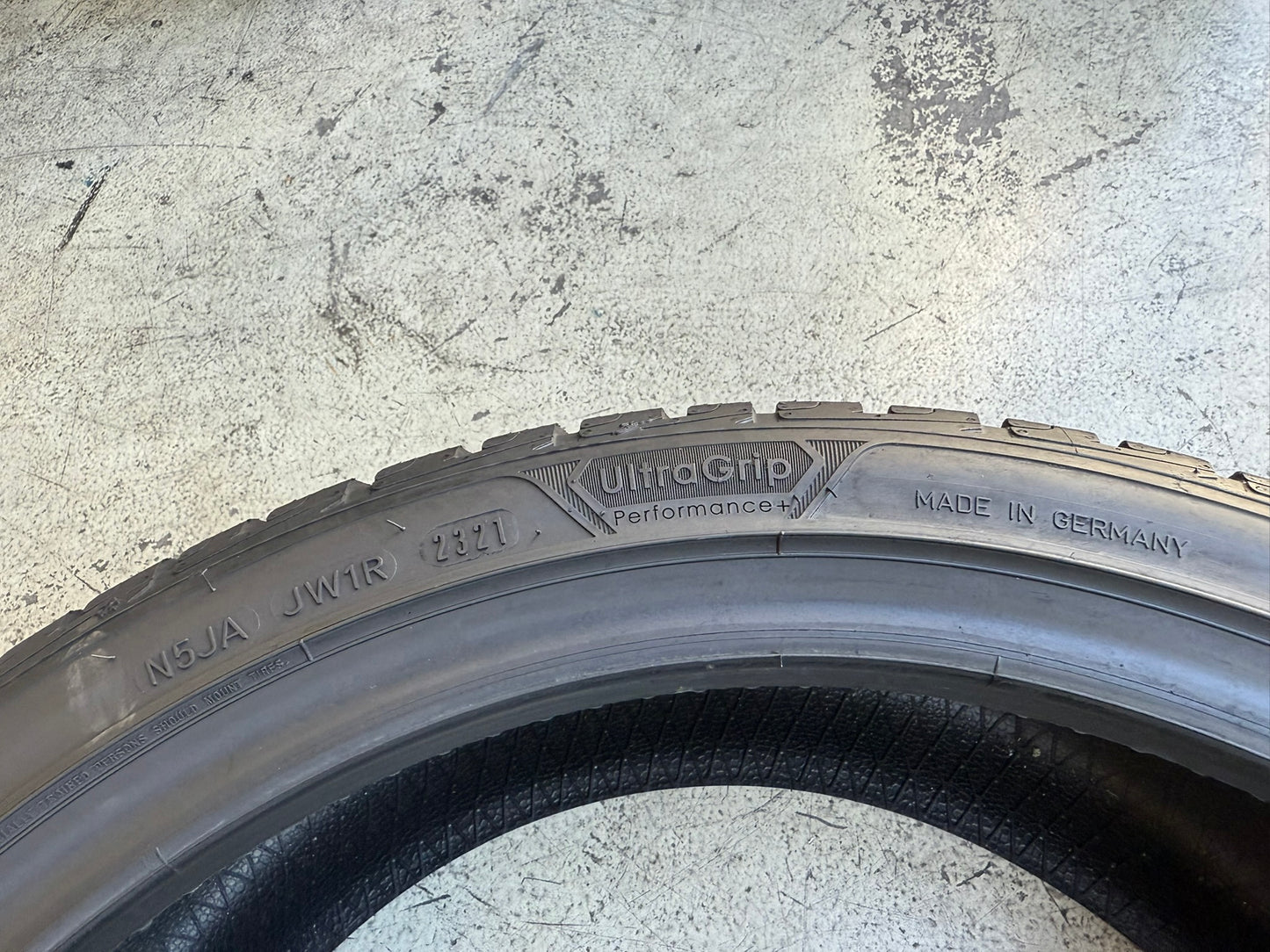 Usato: 4 Gomme 225/40R19 93W XL + 255/35R19 96V XL Goodyear Invernale 85-95% residui