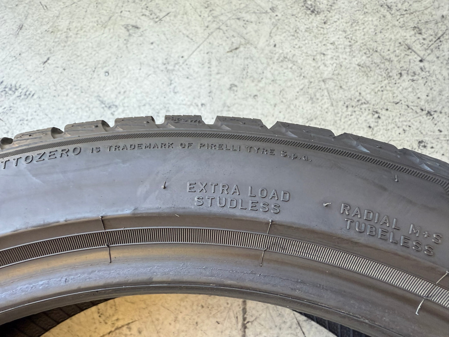 Usato: 4 Gomme 225/45R18 95V XL Pirelli Invernale 85% residui